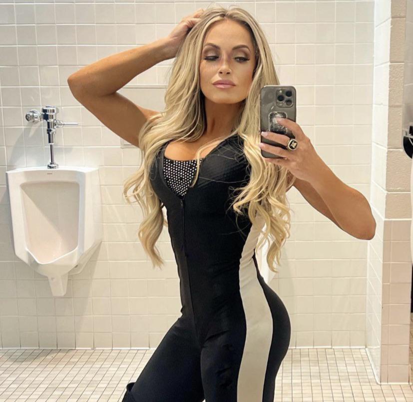 trish-stratus-in-mens-restrooms-v0-ezn882cxs1eb1.jpg