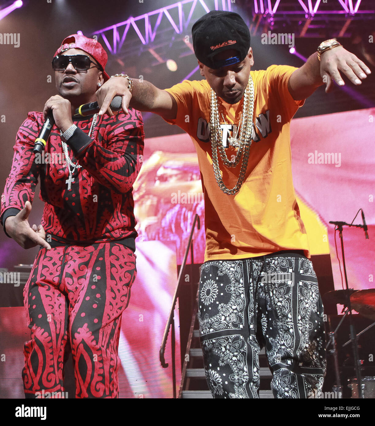 dipset-camron-jim-jones-and-juelz-santana-perform-during-the-source360-EJJGCG.jpg