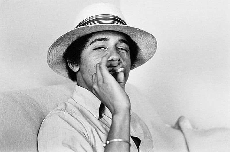 Obama-Smoking.jpg