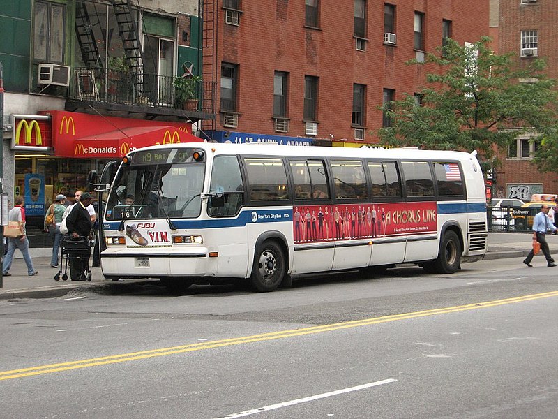 800px-NYC_Transit_Nova_RTS_5125.jpg