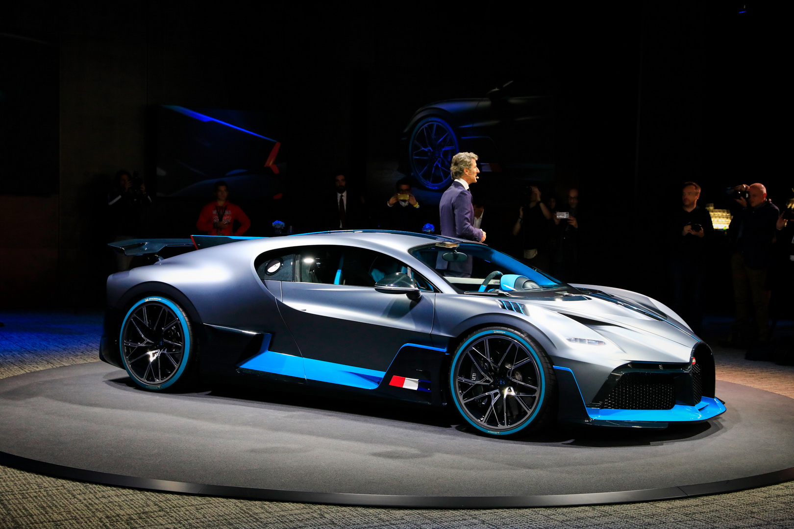 dc3aac9a-bugatti-divo-paris-auto-show-12.jpg