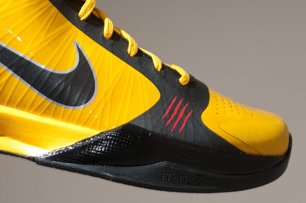 kobe-bryant-bruce-lee-nike-zoom-kobe-v-7.jpg