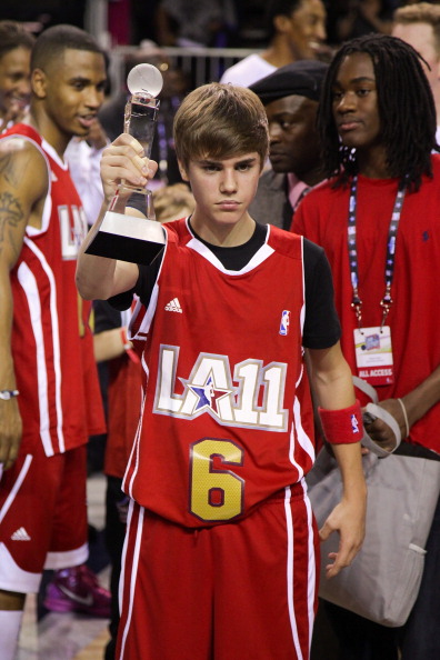 justinbieber-nba-mvp-basketball-04.jpg