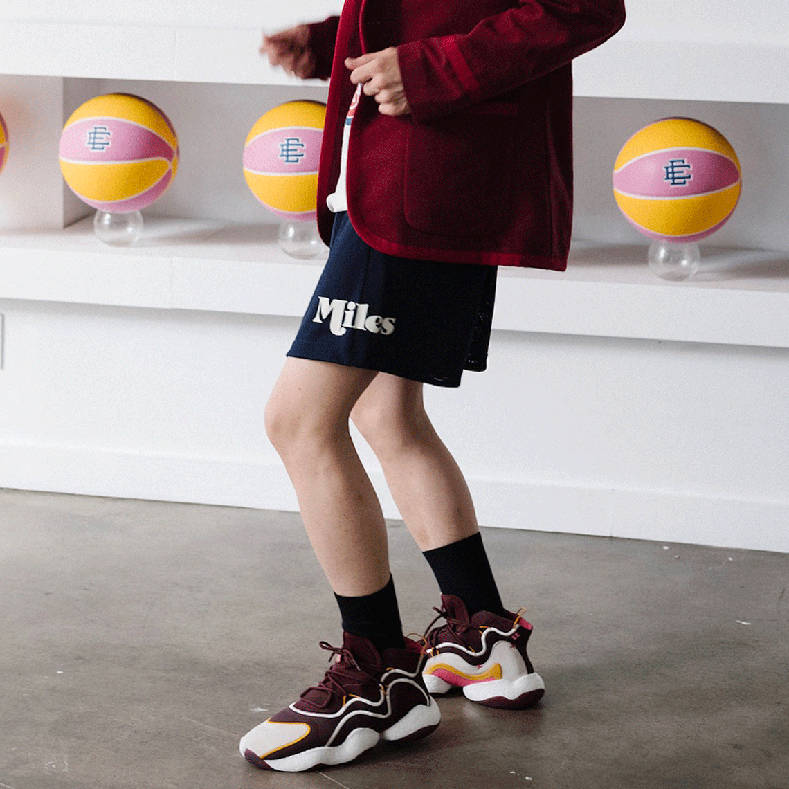 eric-emanuel-adidas-crazy-byw-burgundy-2.gif