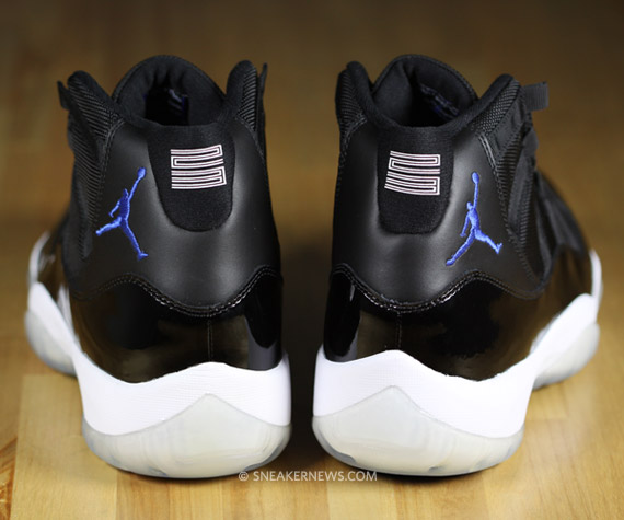 air-jordan-xi-2009-space-jam-08.jpg