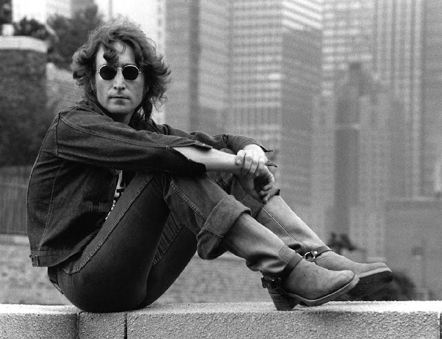 bob+Gruen+John+Lennon,+NYC,+1974.jpg