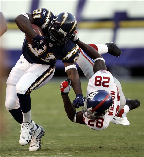 ladainian-tomlinson-stiff-arm.jpg