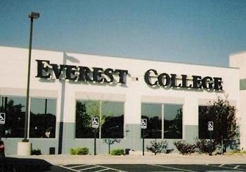 Everest_College3.jpg