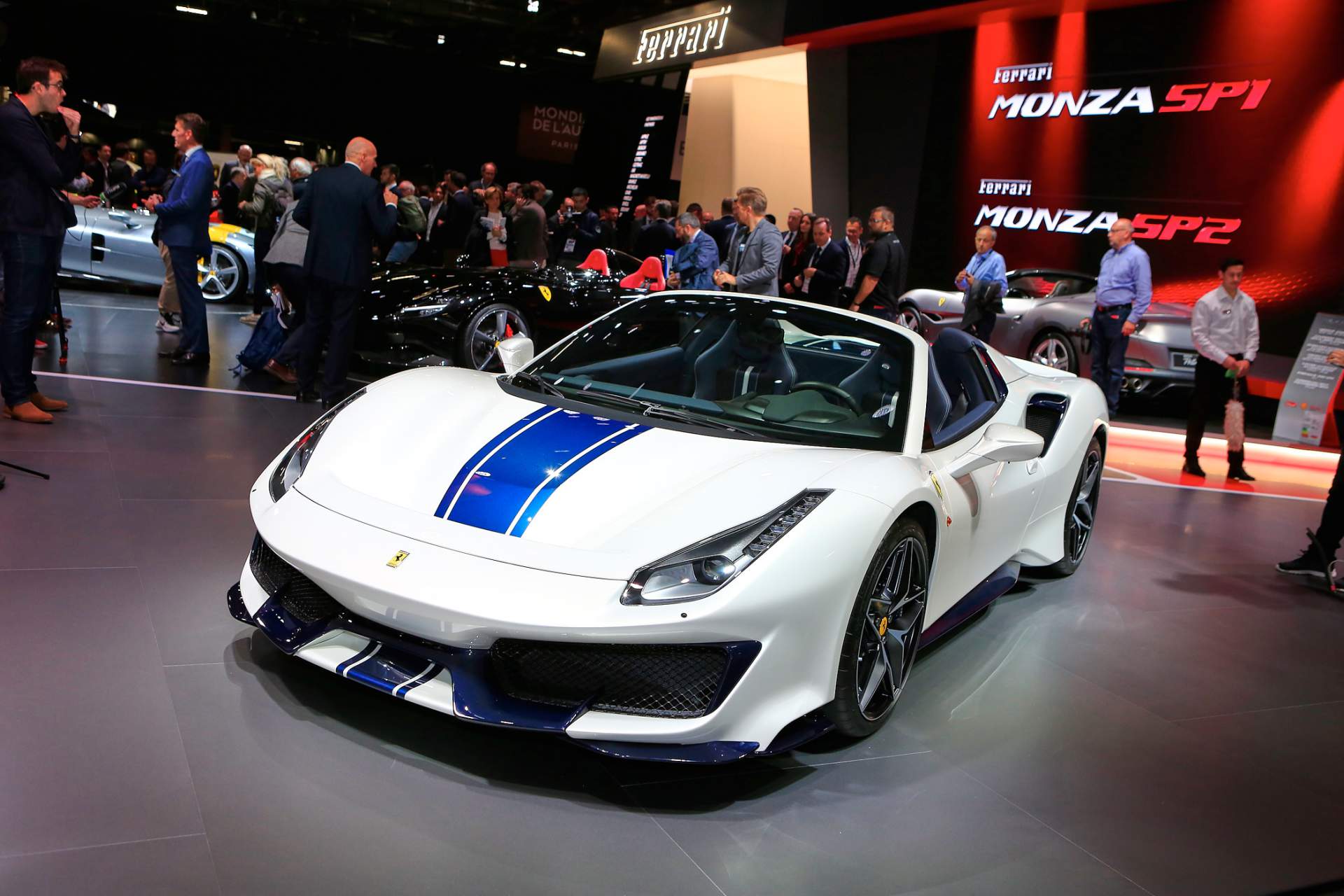 4b05d0d5-ferrari-488-pista-spider-at-paris-auto-show-9.jpg