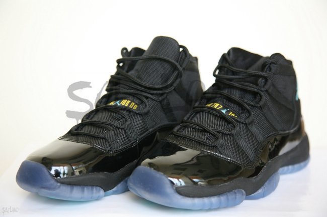 air_jordan_xi(11)_retro_black_gamma_blue_varsity_maize-8med.jpg