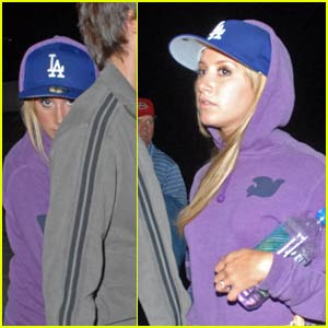 30-1218807932-ashley-tisdale-jared-murillo-dodgers.jpg