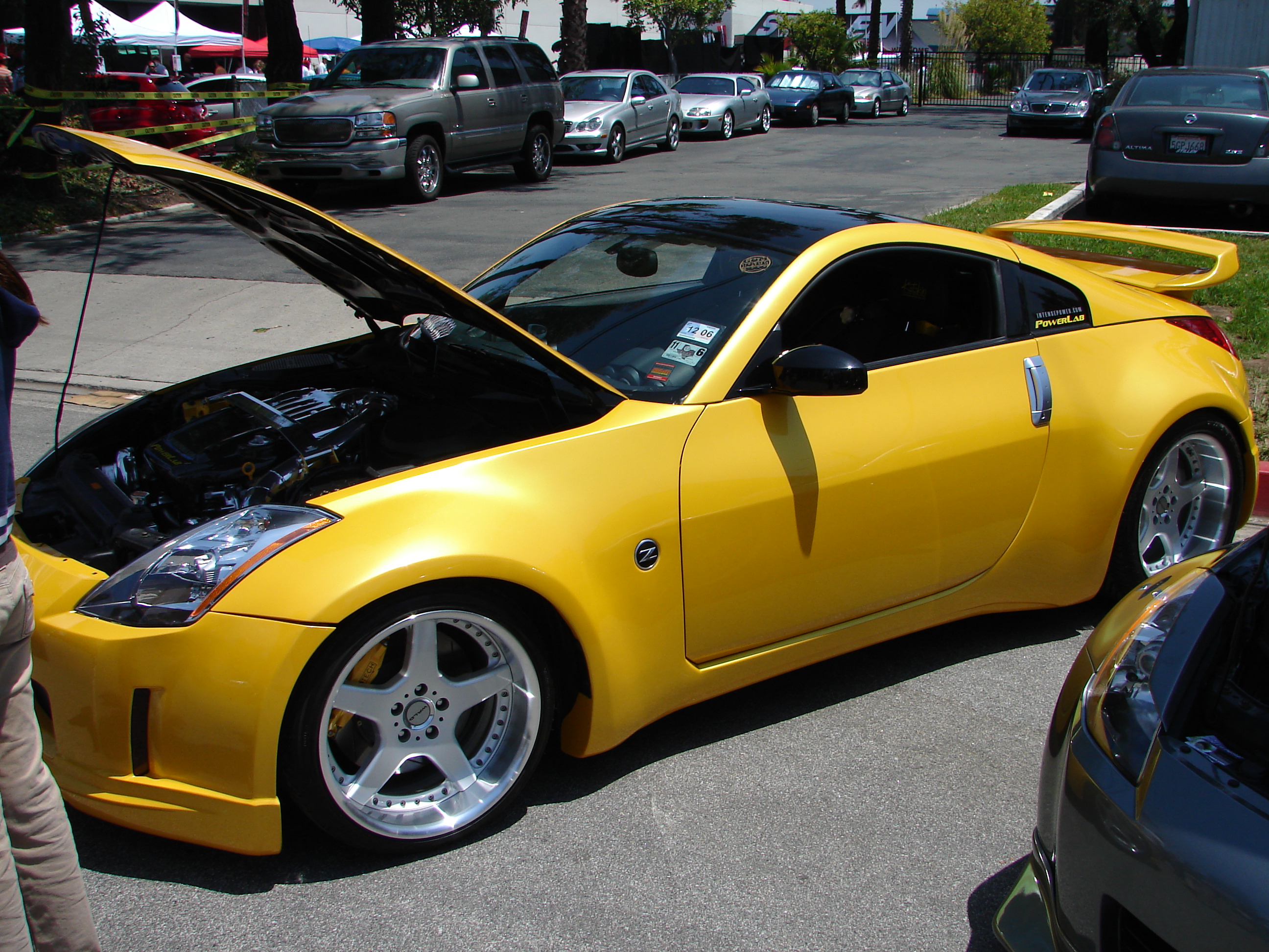 NISMO_350Z_-_yellow_profile.jpg