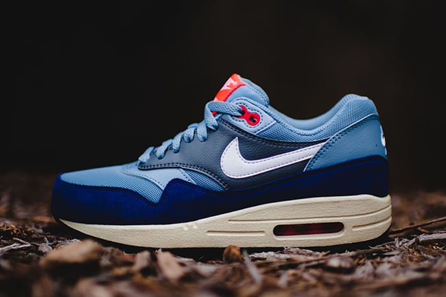 nike-wmns-air-max-1-essential-blue-grey.jpg