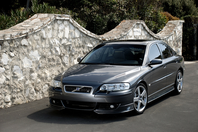 2005-volvo-s60-r-r-pic-18938-640x480.jpeg