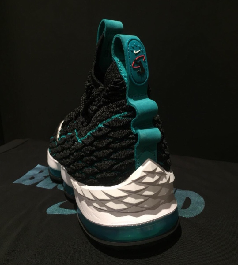 Nike-LeBron-15-Swingman-Griffey-Heel.jpg