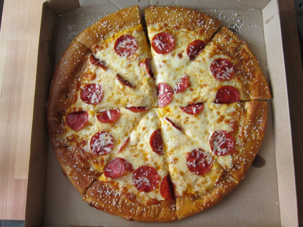 little-caesars-soft-pretzel-crust-01.JPG