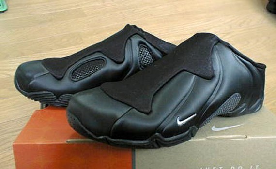 clogposite-black-02.jpg