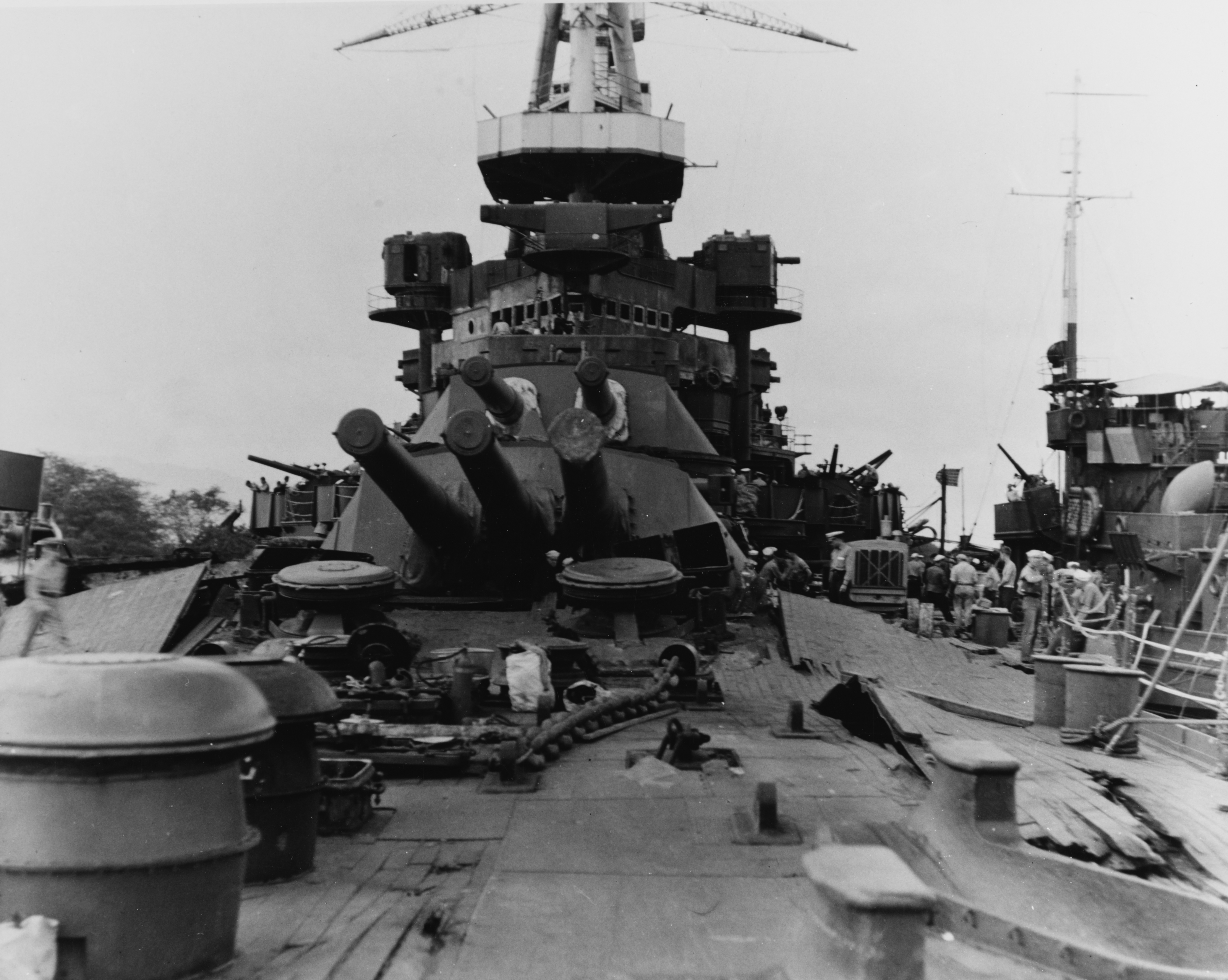 USS_Nevada_Bow_damage_after_Pearl_harbor_attack.jpg