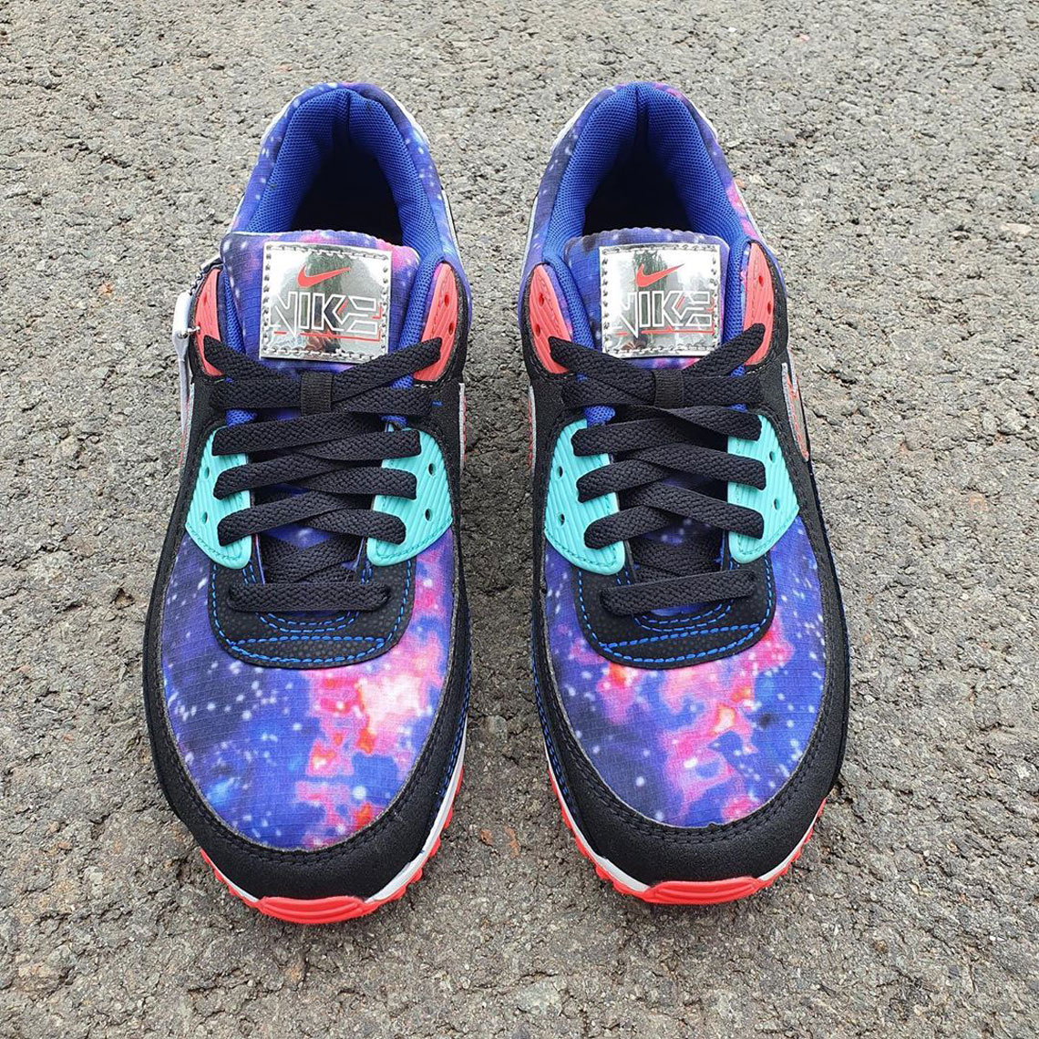 Nike-Air-Max-90-Galaxy-CW6018-001-4.jpg