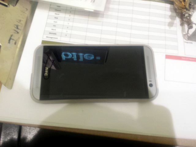 new-htc-one-leak-2.jpg