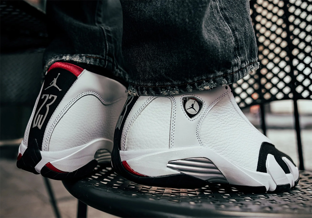 black-toe-jordan-14s-3.jpg