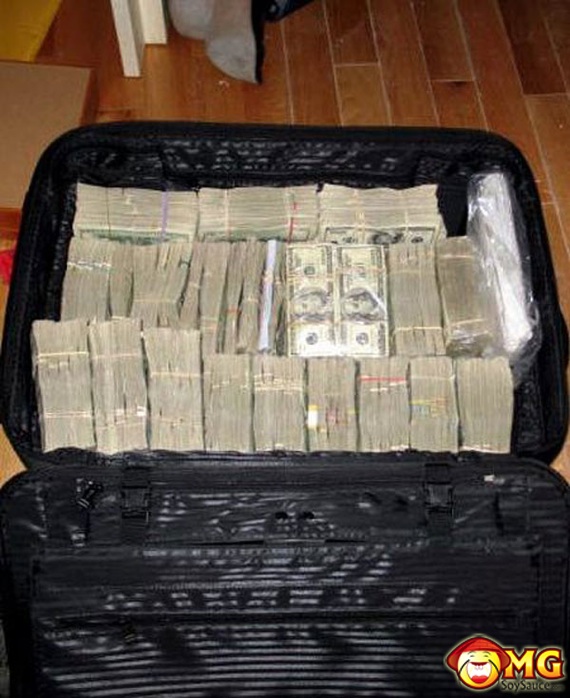 23-mexican-drug-cartel-bust-money-mansion.jpg