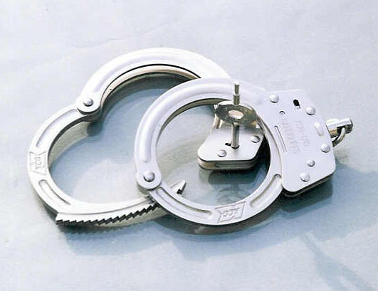 Chain_link_Steel_Handcuffs.jpg