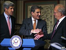 _46557945_kerry_qur_ber_ap226.jpg