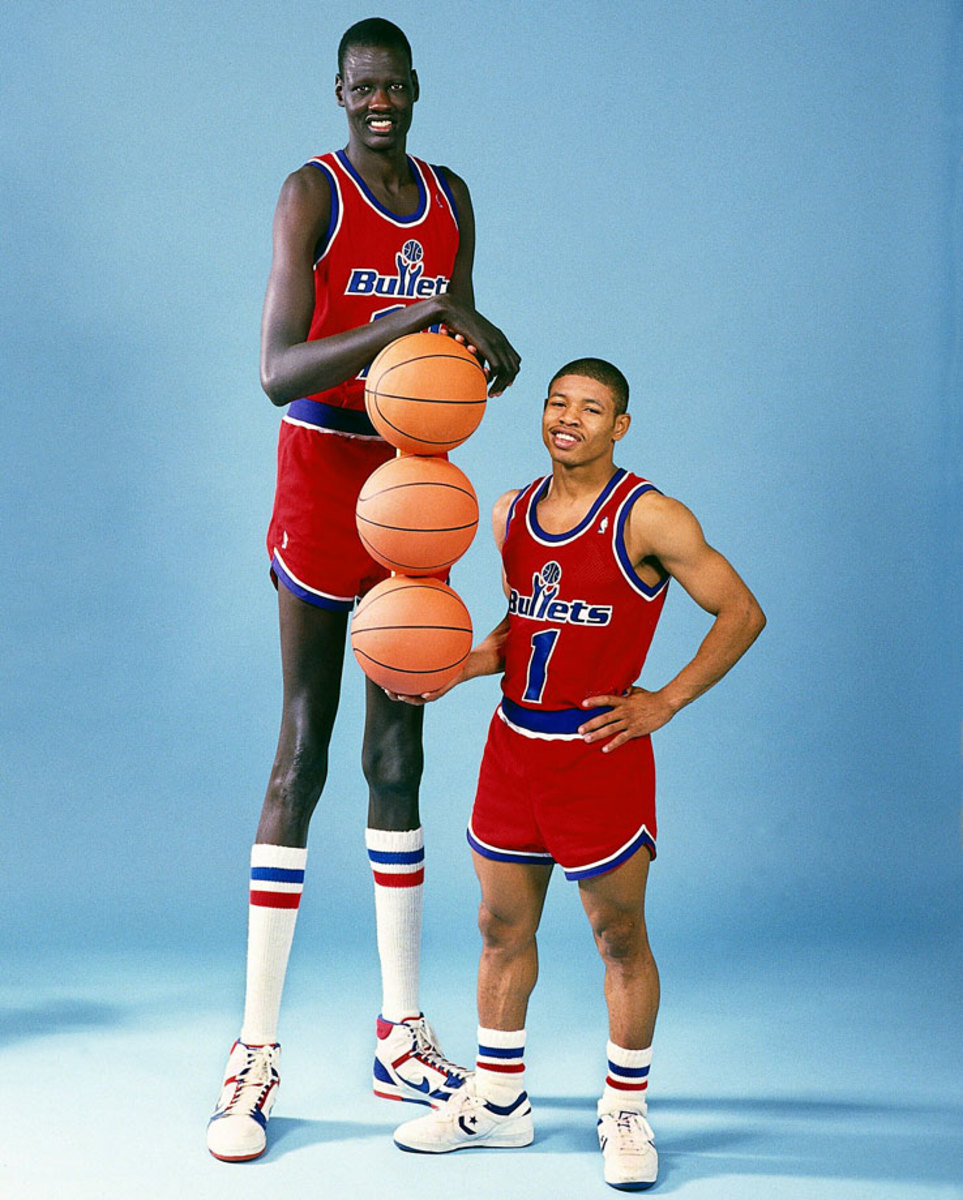 1987-manute-bol-muggsy-boguesjpg.jpg