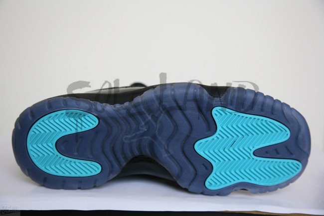 air_jordan_xi(11)_retro_black_gamma_blue_varsity_maize-5med.jpg