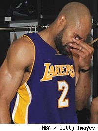 derek-fisher-emotional-060810-200.jpg