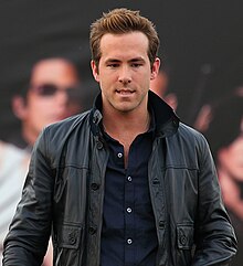 220px-RyanReynoldsApr09.jpg