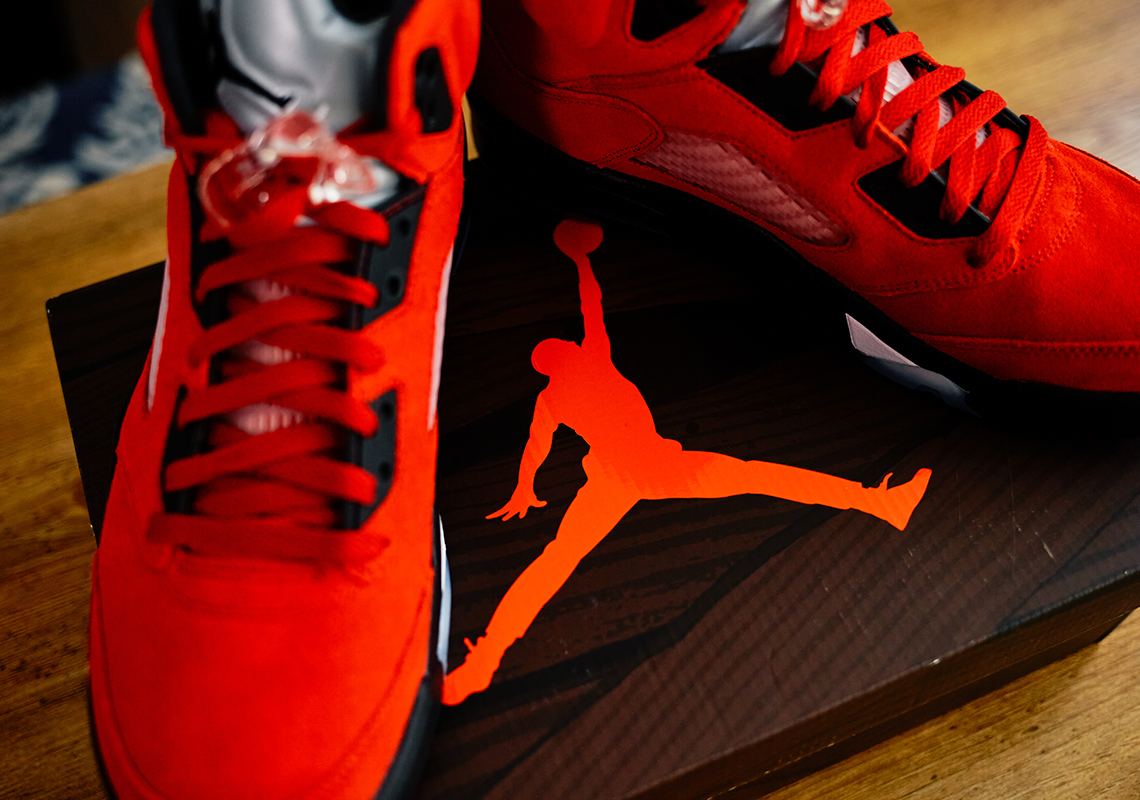 Air-Jordan-5-Raging-Bull-2021-Photos-8.jpg