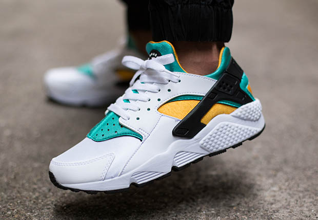 nike-air-huarache-on-feet.jpg