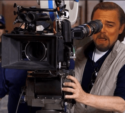 leonardo-dicaprio-camera.gif