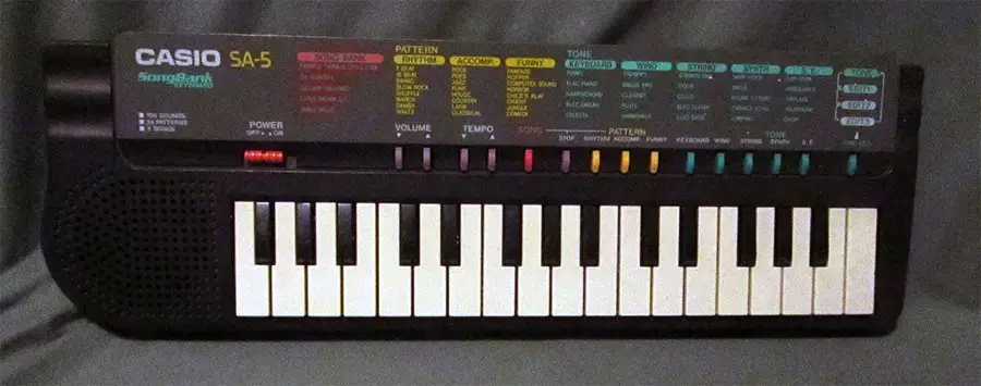 Casio-SA-5-keyboard-piano-circuit-bending-toy.jpg