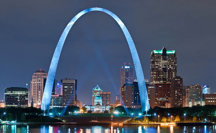 missouri-st-louis-gateway-arch-night.jpg