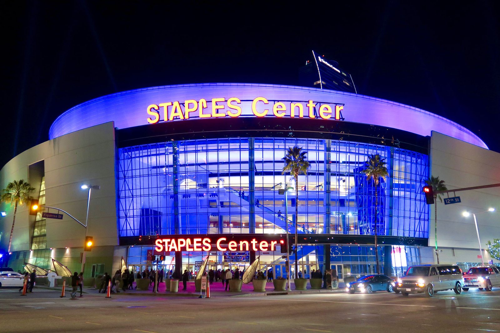 Staples-Center-Outside-Photo-At-Night.jpg