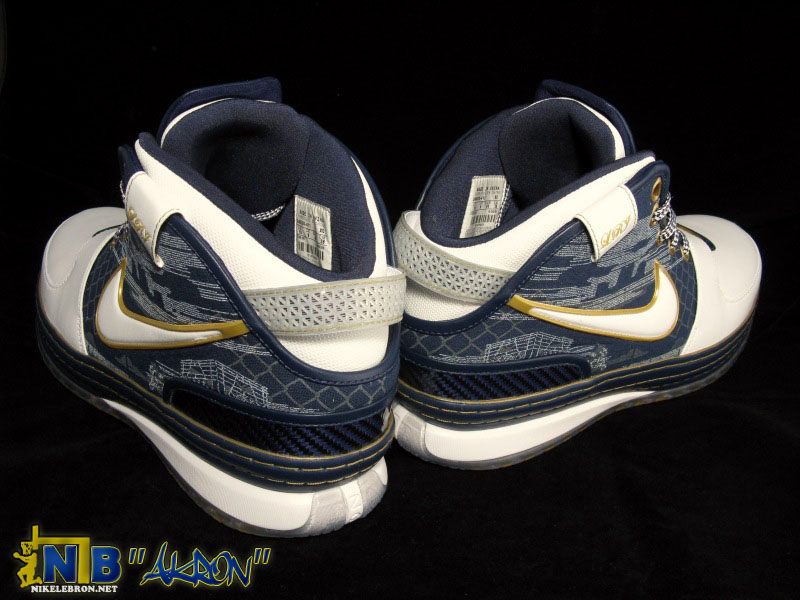 nike-zoom-lebron-6-pe-akron-7-54.jpg