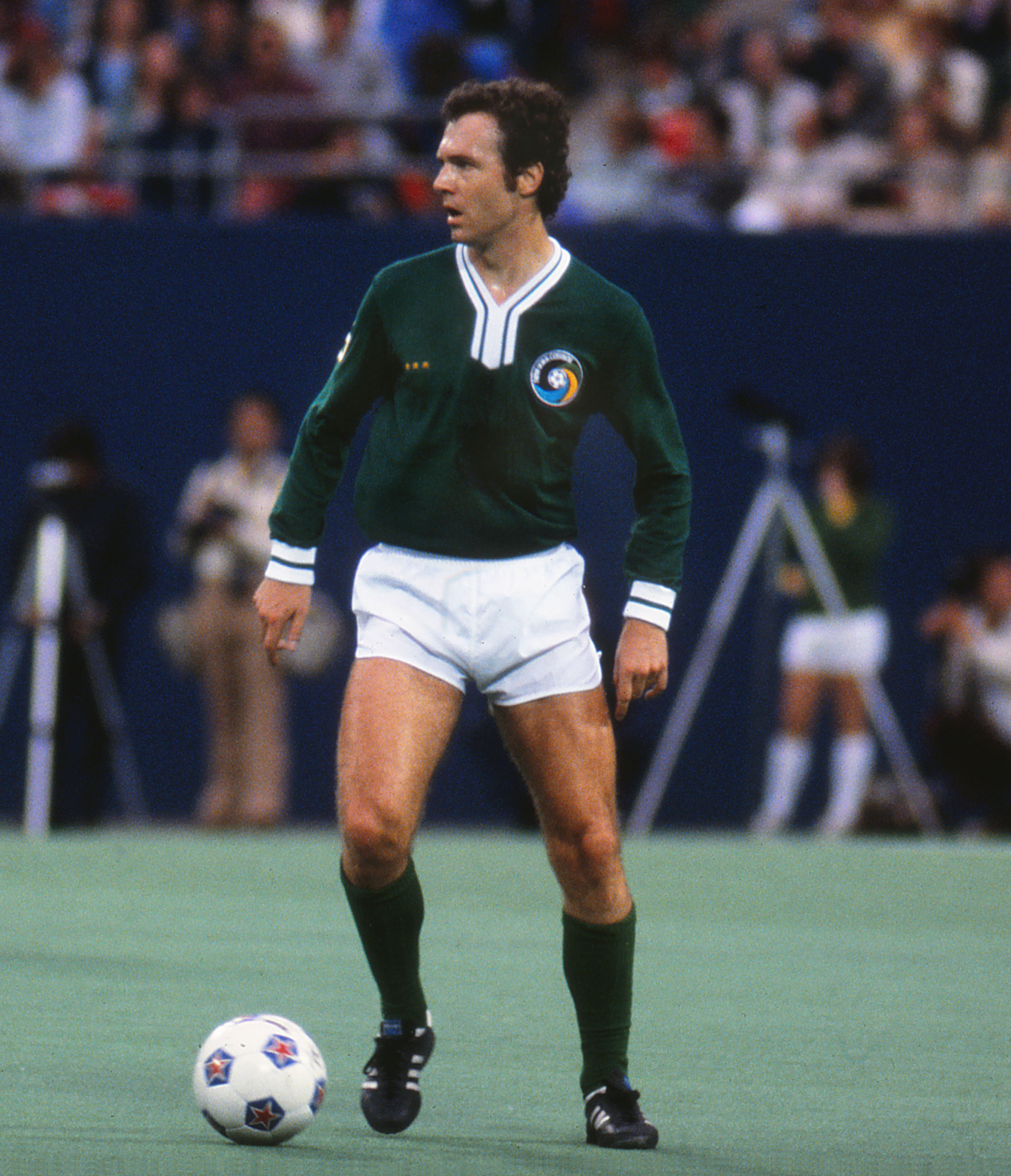 cosmos-franz-beckenbauer-peles-farewell-870650417.jpg