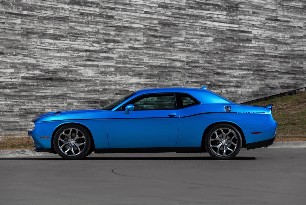 2015-dodge-challenger_100464359_l.jpg