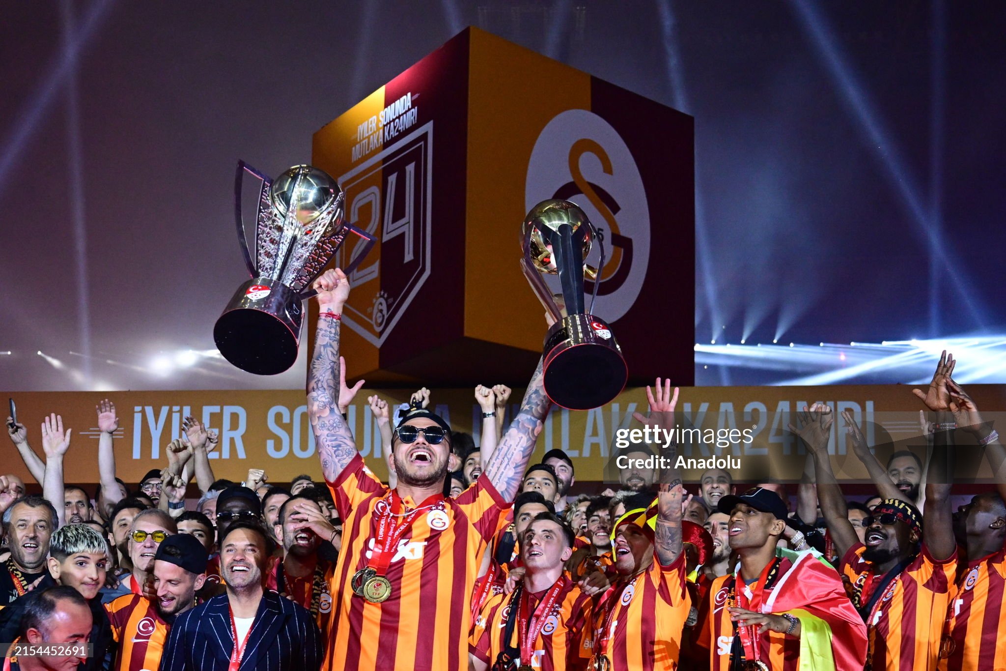 galatasaray-celebrates-its-turkish-super-lig-championship.jpg