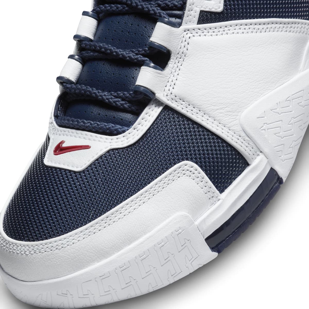 Nike-LeBron-2-USA-Midnight-Navy-2022-DR0826-100-Release-Date-7.jpeg