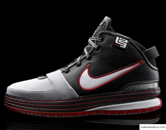 nike-zoom-lebron-vi-01.jpg