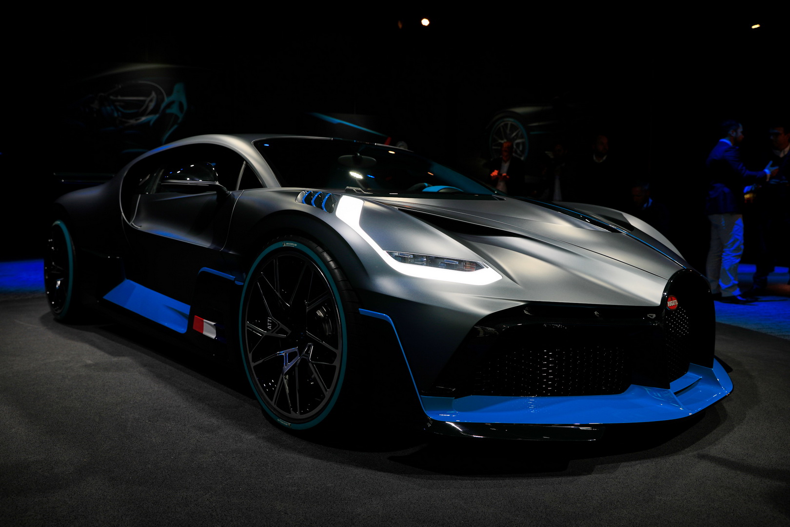 ff5fc46d-bugatti-divo-paris-auto-show-19.jpg