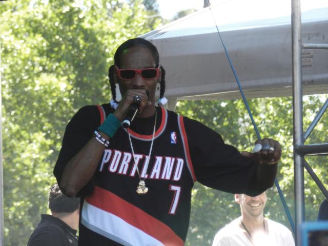 snoop_dogg_blazers_brandon_roy.jpg