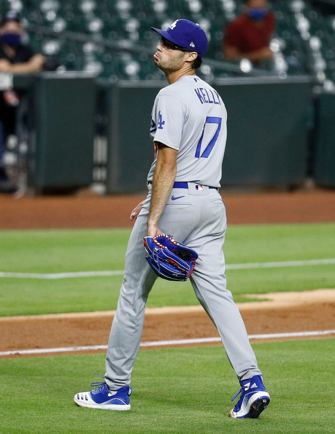 Dodgers Dugout: Joe Kelly wins the hearts of Dodgers fans - Los ...