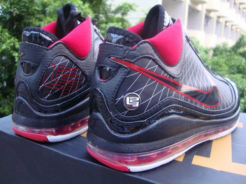 nike-air-max-lebron-7-black-red-2.jpg