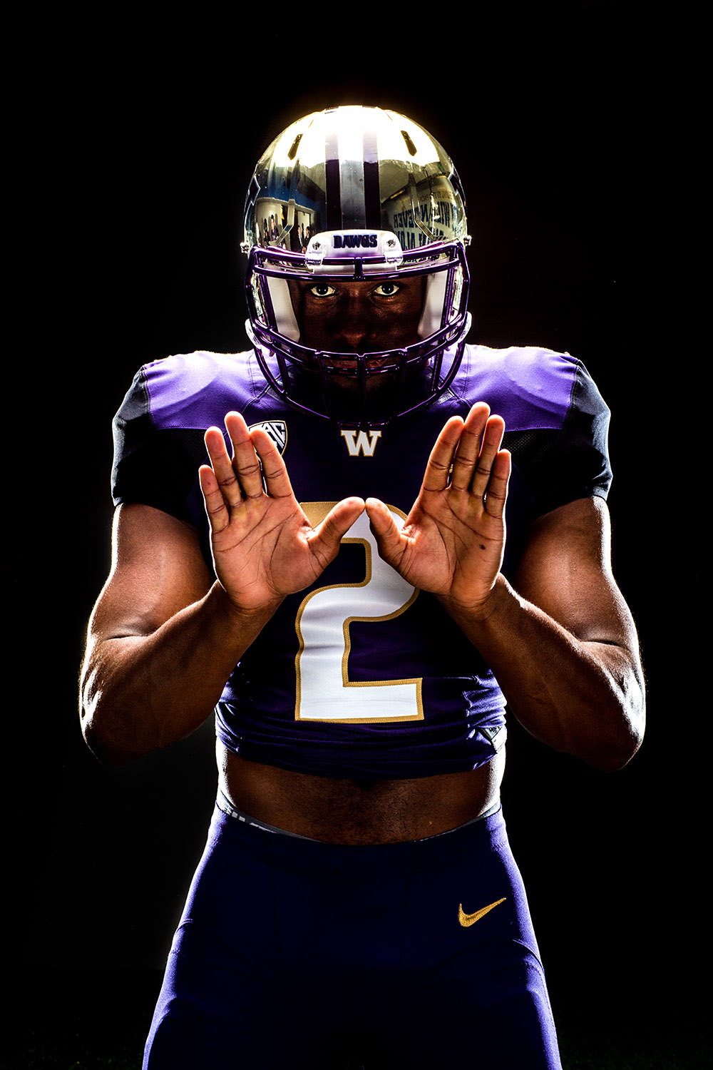 uw-nike-fball-uniforms-169aLR.jpg