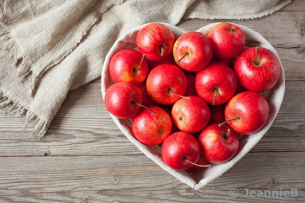 CU001_-_Apples_In_Heart_grande.jpg